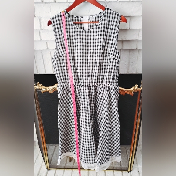 NWOT! Black and White Gingham Dress - Picture 8 of 11